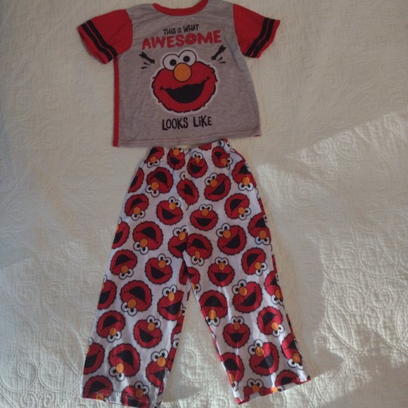 Sesame Street Pajamas Euc Sesame Street Elmo Pj Pajamas 3t Boy Girl Unisex Poshmark